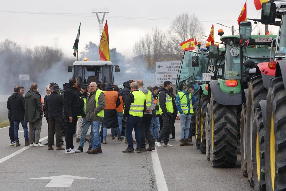 Protesta de agricultores, el viernes pasado en Talayuela.