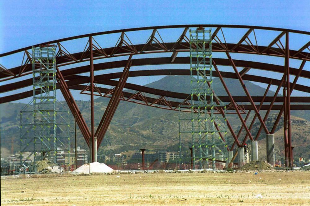 El Palacio de Congresos de Málaga fue inaugurado en 2003. Obra del arquitecto Ángel Asenjo, desde entonces ha sido sede de numerosos eventos en la capital de la Costa del Sol. Desde ferias inmobiliarias hasta salones del automóvil pasando por castings o la tradicional Muestra Infantil en Navidad