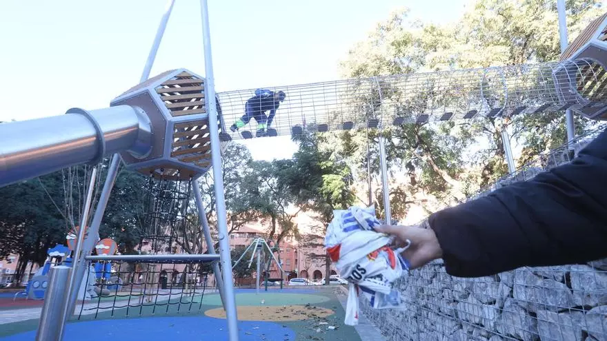 Reabren en el parque de San Blas, en Alicante, la zona de juego en la que quedó atrapado un niño