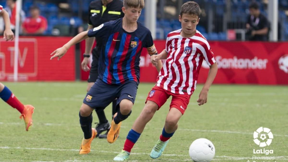 Imagen del partido de cuartos de final de LaLiga Promises entre FC Barcelona y Atlético de Madrid