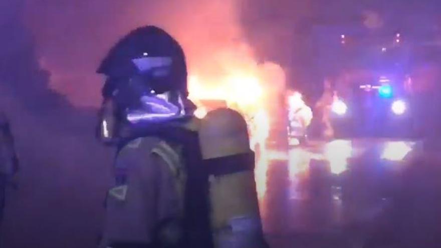 Bombero en el lugar de los hechos.