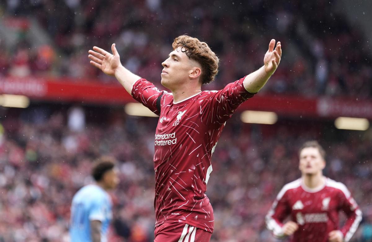 Víctor Muñoz ha tenido un gran estreno en el Liverpool.