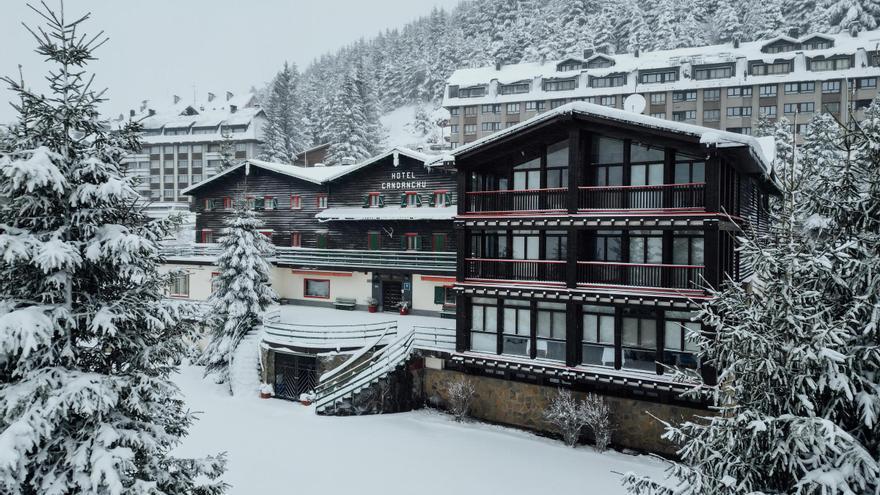 EN IMÁGENES | Una nevada deja más de 30 centímetros de nieve en el Pirineo