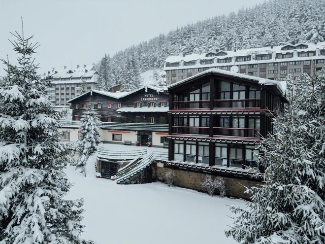 EN IMÁGENES | Una nevada deja más de 30 centímetros de nieve en el Pirineo