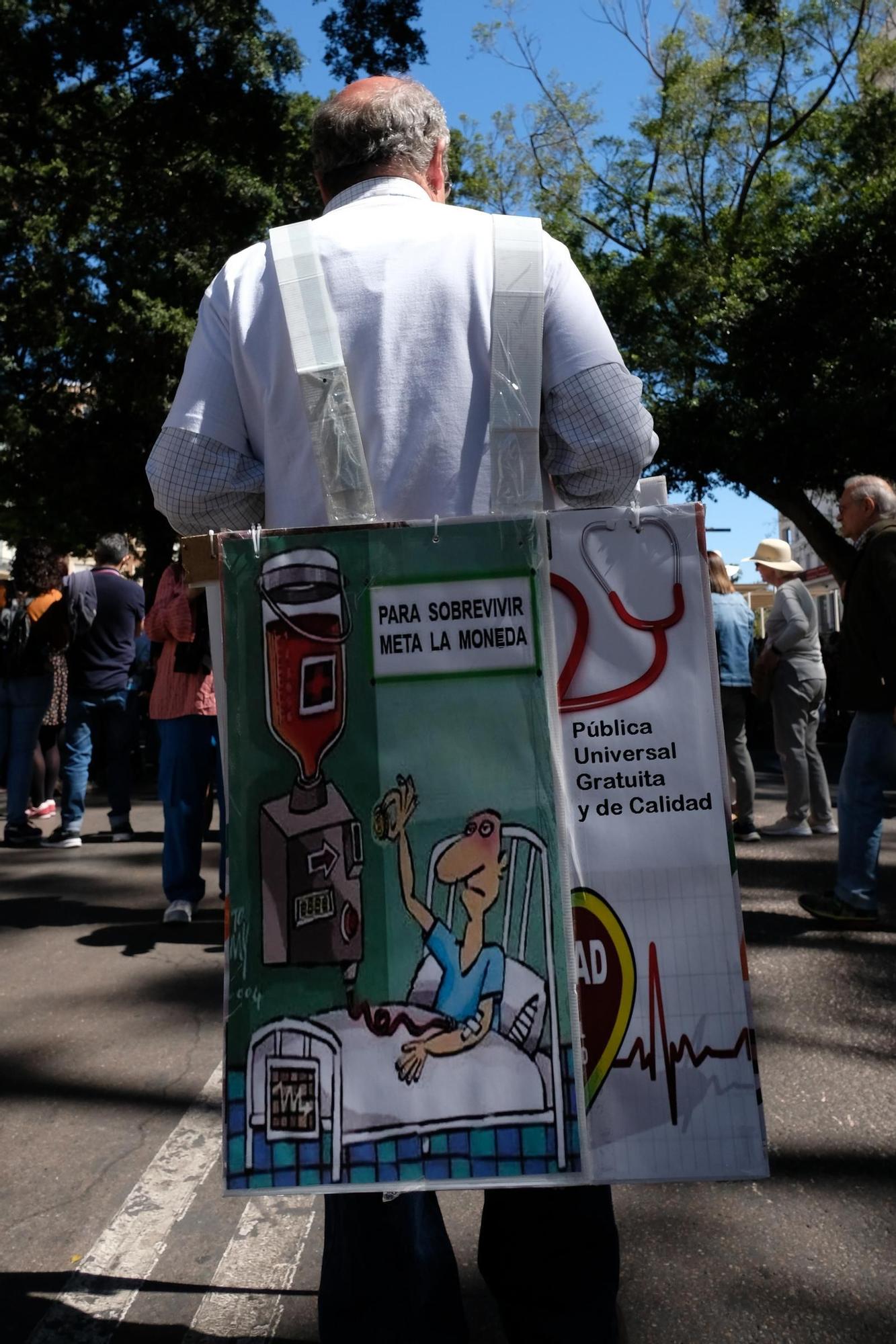 La manifestación en defensa de la Sanidad pública reúne a más de 7.000 personas en Málaga