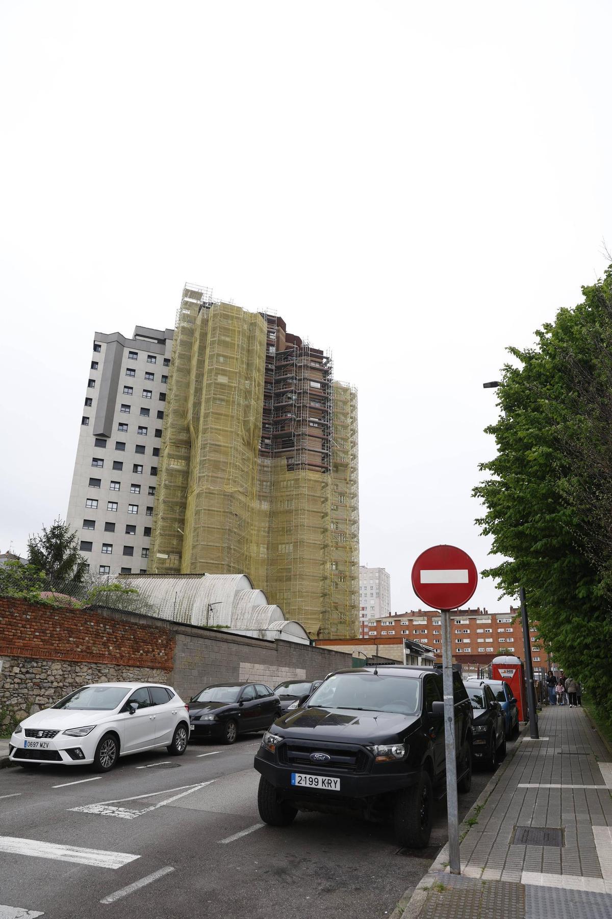 La asamblea vecinal por el conflicto del edificio La Estrella de Gijón, en imágenes La asamblea vecinal por el conflicto del edificio La Estrella de Gijón, en imágenes