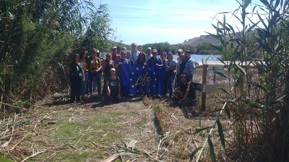 Visita de los integrantes del proyecto Life Cerceta Pardilla a las lagunas de Mazarrón.