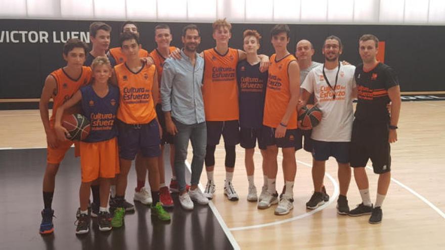 José Manuel Calderón, con canteranos taronja en L&#039;Alqueria del Basket