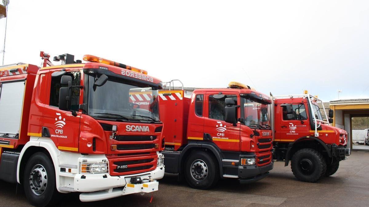 Camiones de bomberos del CPEI de la Diputación de Badajoz.