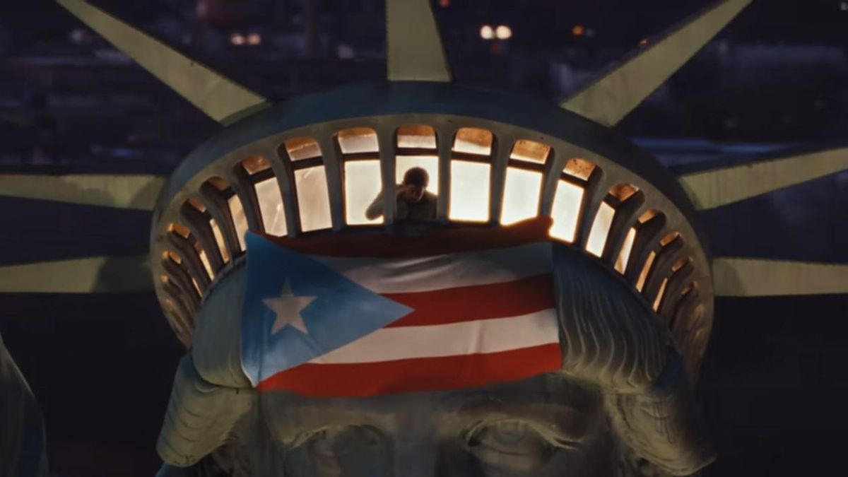Bad Bunny defiende a los inmigrantes en el nuevo videoclip a 'Nuevayol'