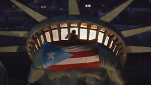 Bad Bunny defiende a los inmigrantes en el nuevo videoclip a Nuevayol