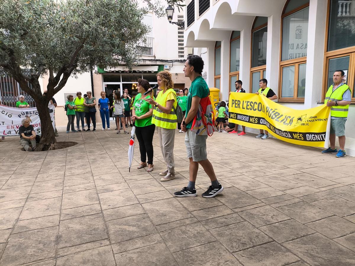 Manifestación histórica en les Valls por la enseñanza.