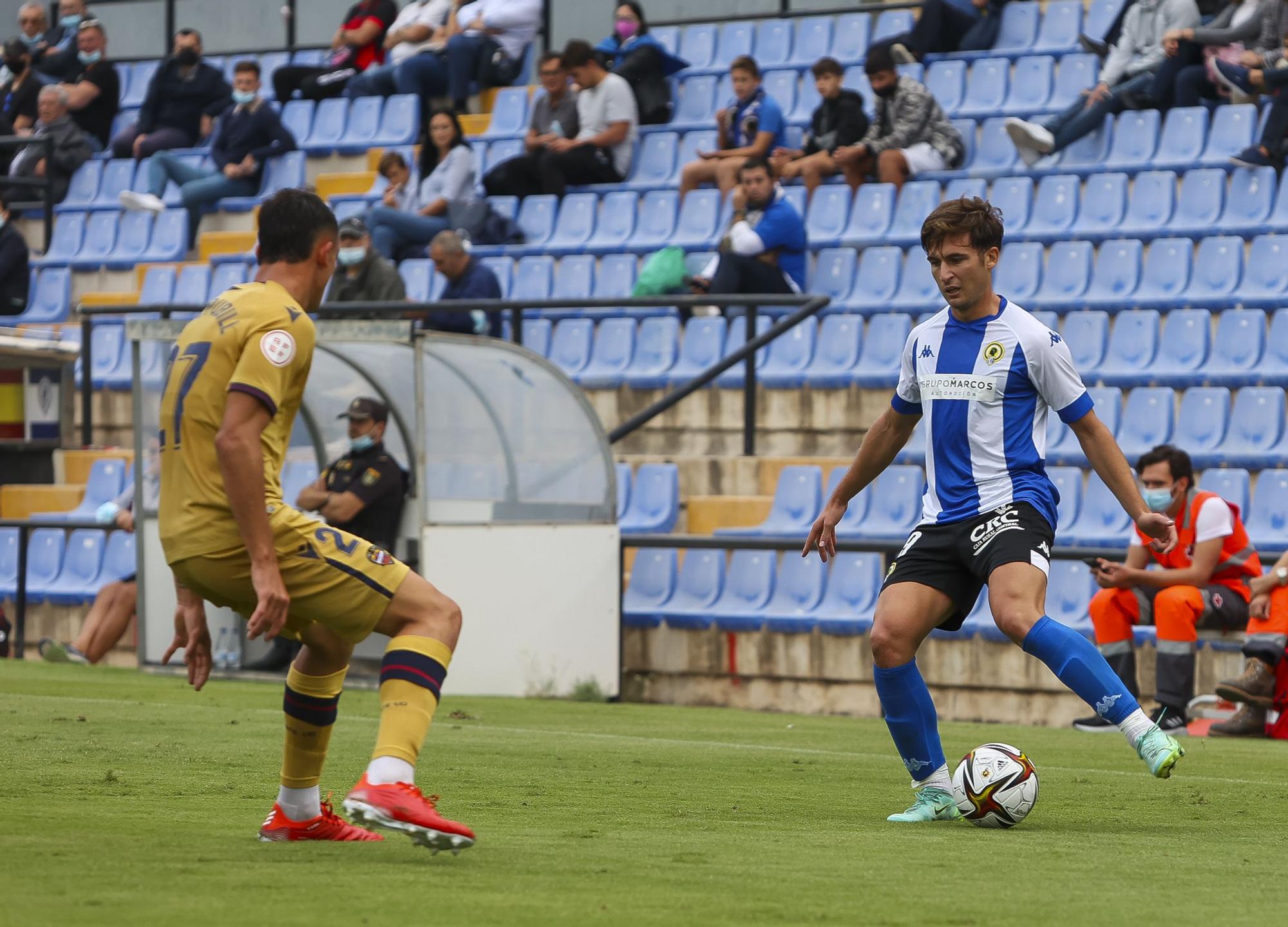 El Rico Pérez se harta del equipo: así se vivió en el estadio el Hércules - Atlético Levante