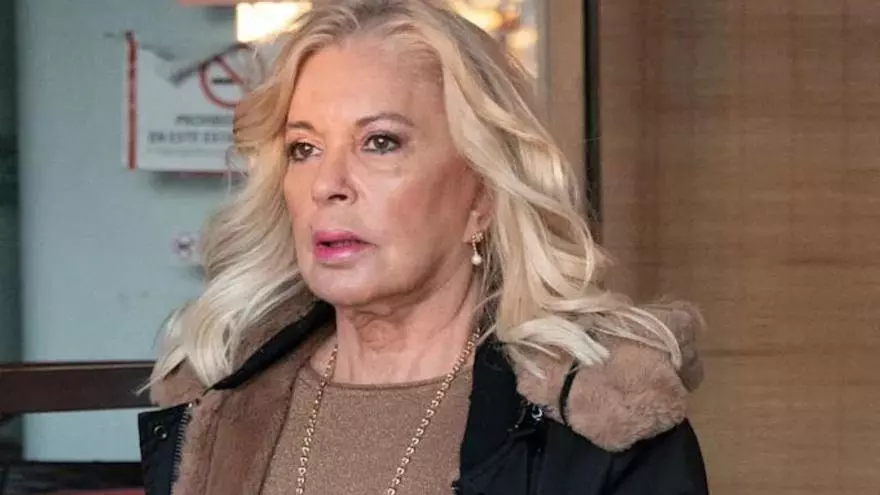 Bárbara Rey, completamente fuera de sí, pide ayuda a gritos a la Policía huyendo de la prensa