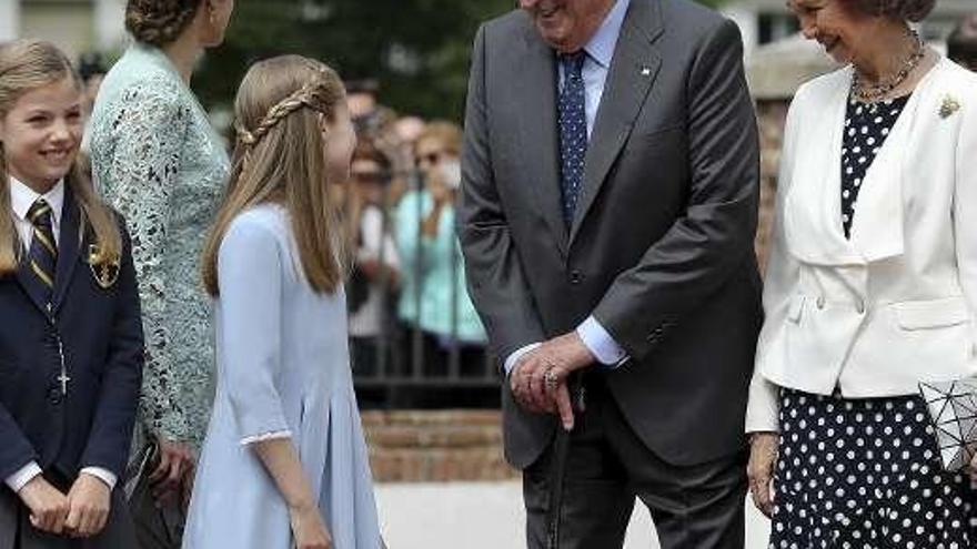 La infanta Sofía recibe la Comunión