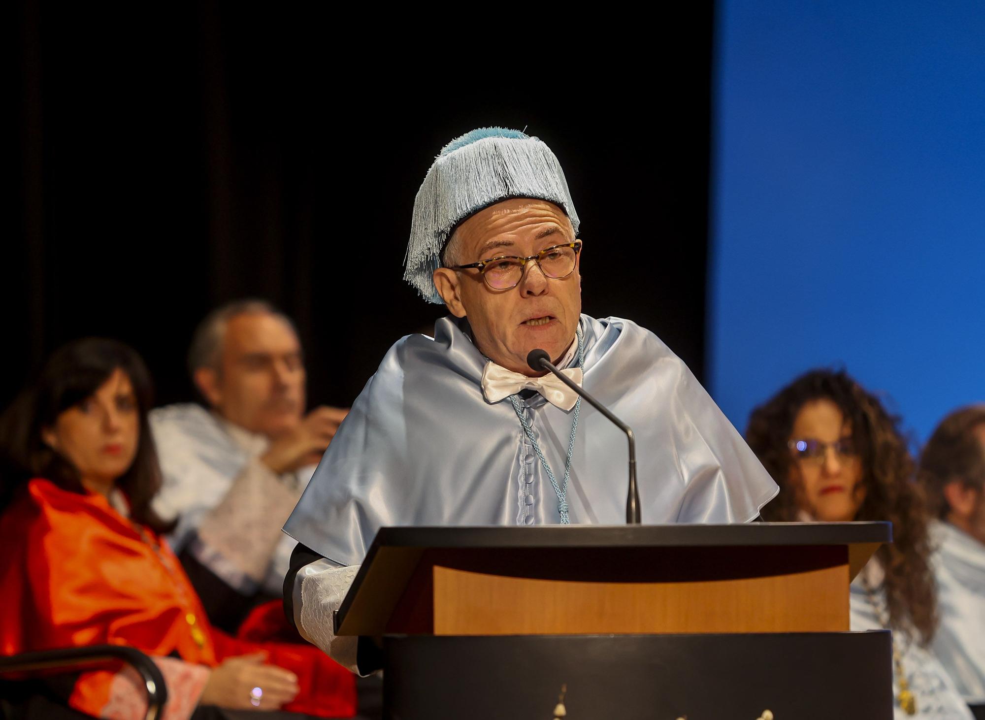 SANTO TOMAS AQUINO HONORIS CAUSA JOAN FRANCESC MIRA Y PREMIOS EXTRAORDINARIOS DE DERECHO EN PARANINFO