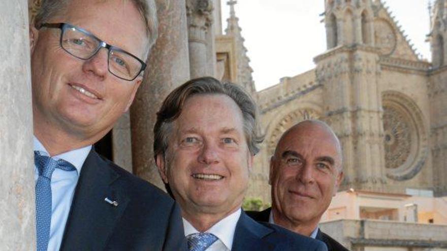 Die Vorstände Markus Daldrup, Dieter Zümpel und Willi Verhuven kamen persönlich nach Palma, um das Alltours-Sommerprogramm 2016 vorzustellen.