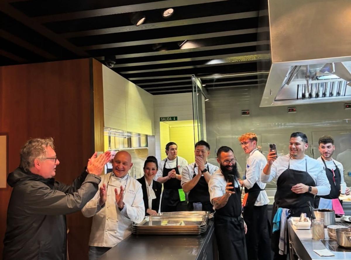 Aduriz en la cocina de Atrio junto a Toño Pérez