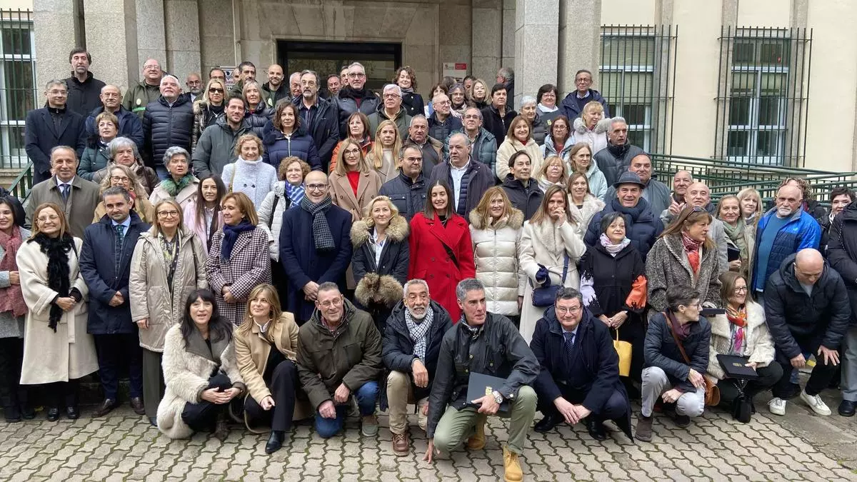 Reconocimiento a toda una vida "dedicada a atender al ciudadano"