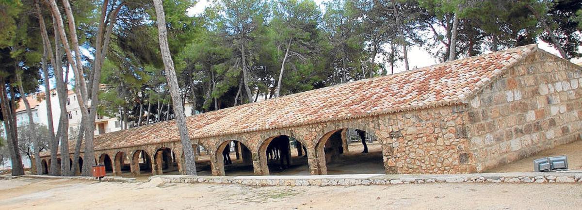 Xàbia cubre con unos dos mil cañizos el riurau de l'Arnauda