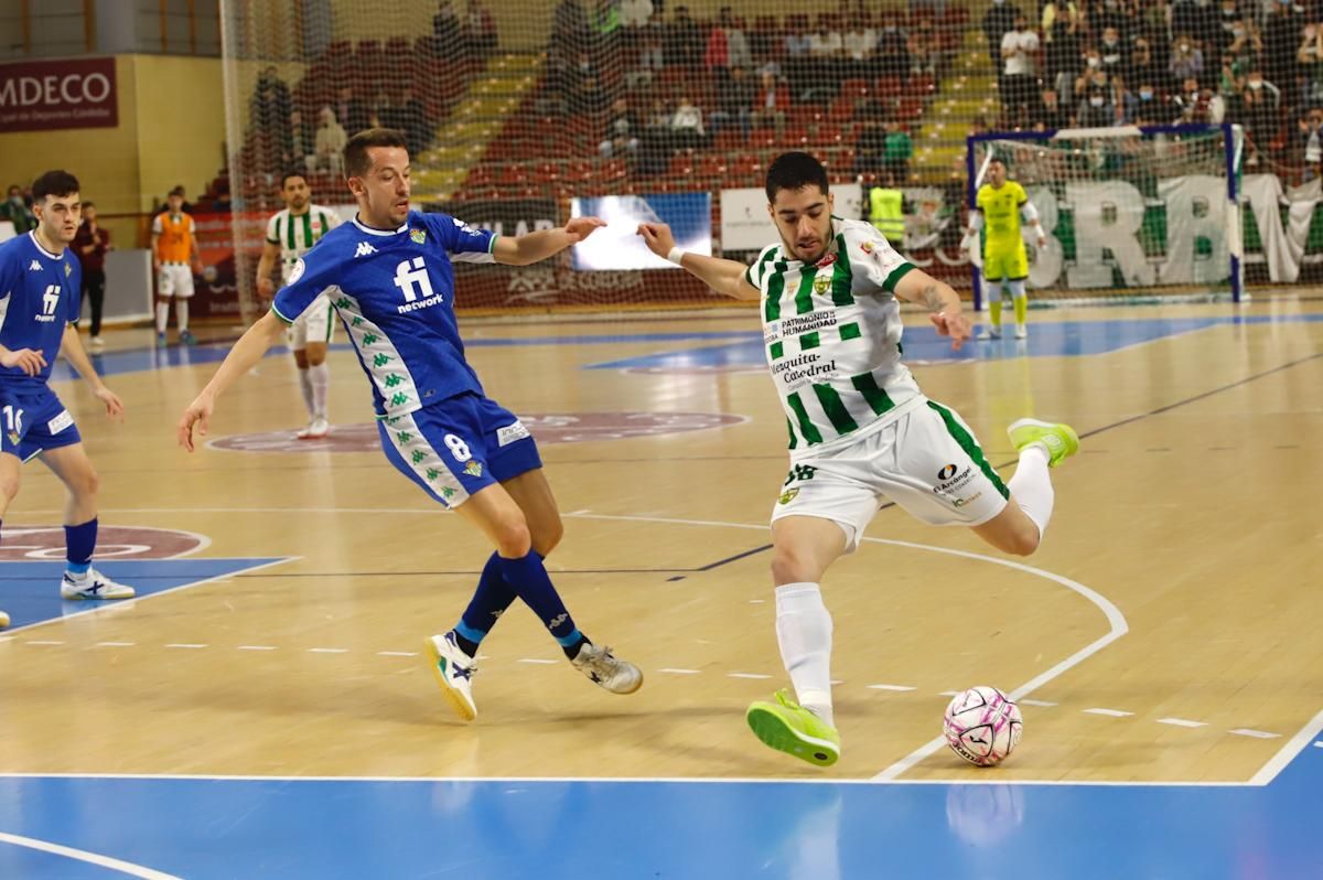 Las imágenes del derbi entre el Córdoba Futsal y el Betis en Vista Alegre