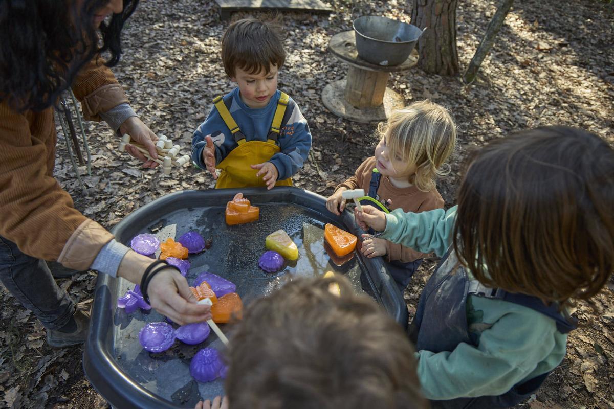 Els alumnes, fent una activitat.