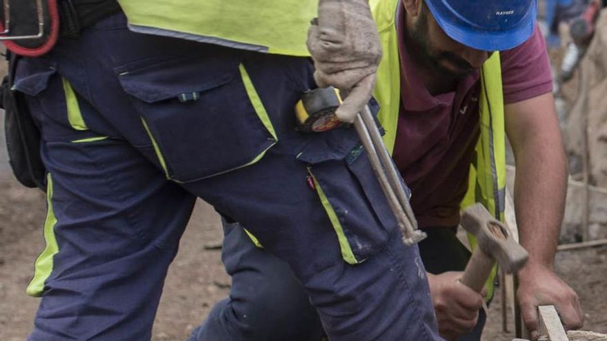 El Gobierno de Canarias pisa el acelerador y triplica la licitación de obras en lo que va de año