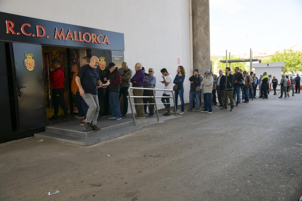 Los mallorquinistas compran su entrada para el partido contra el Mirandés