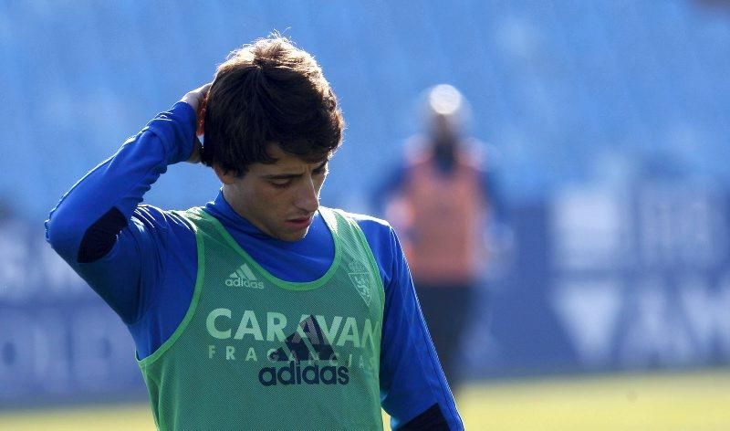 Entrenamiento a puerta abierta del Real Zaragoza en La Romareda