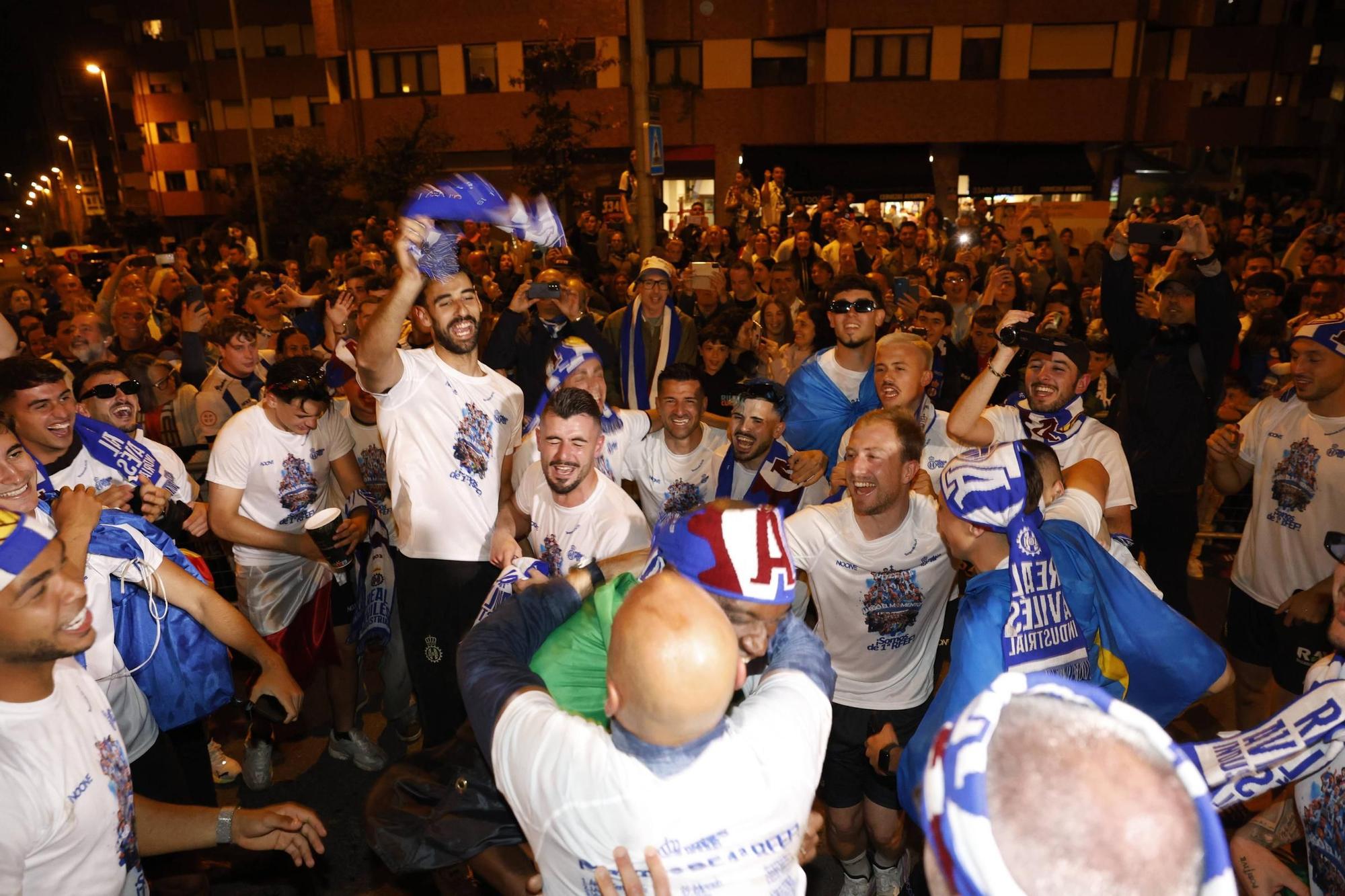 EN IMÁGENES: Locura en las calles de Avilés por el ascenso