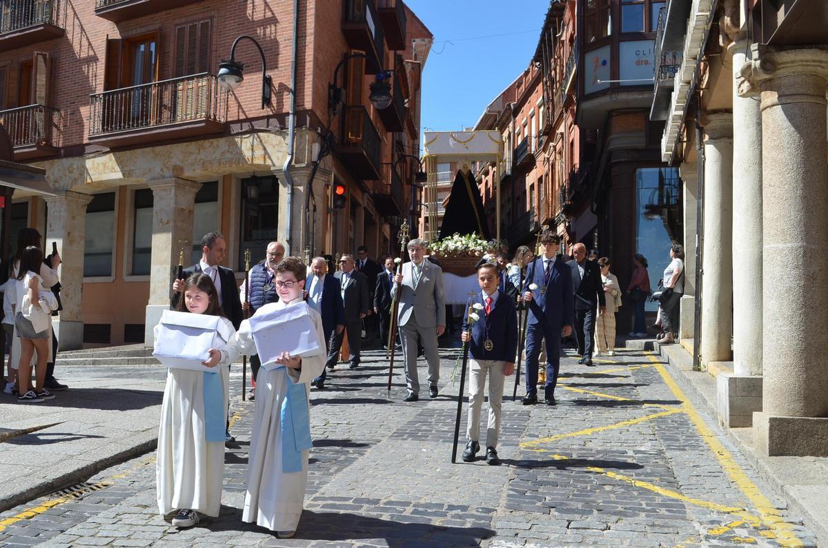 La Procesión del Resucitado en Benavente, en imágenes