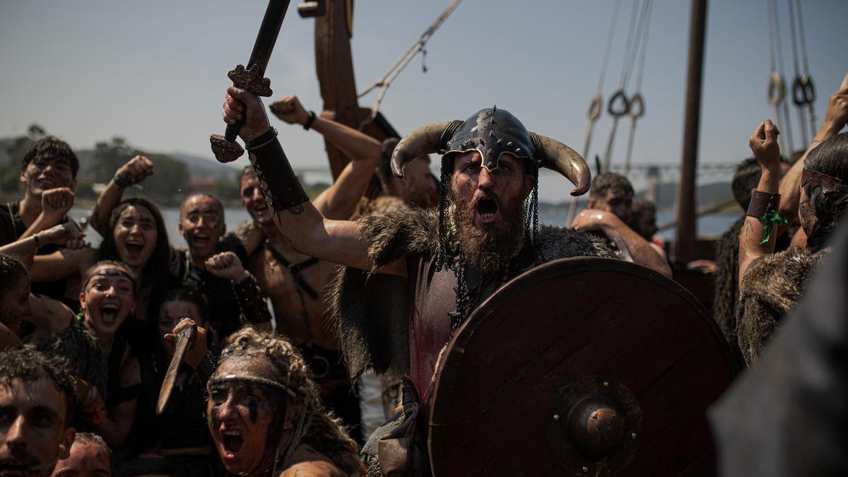 Los vikingos de Catoira desembarcan este año en una gran Torre de Babel