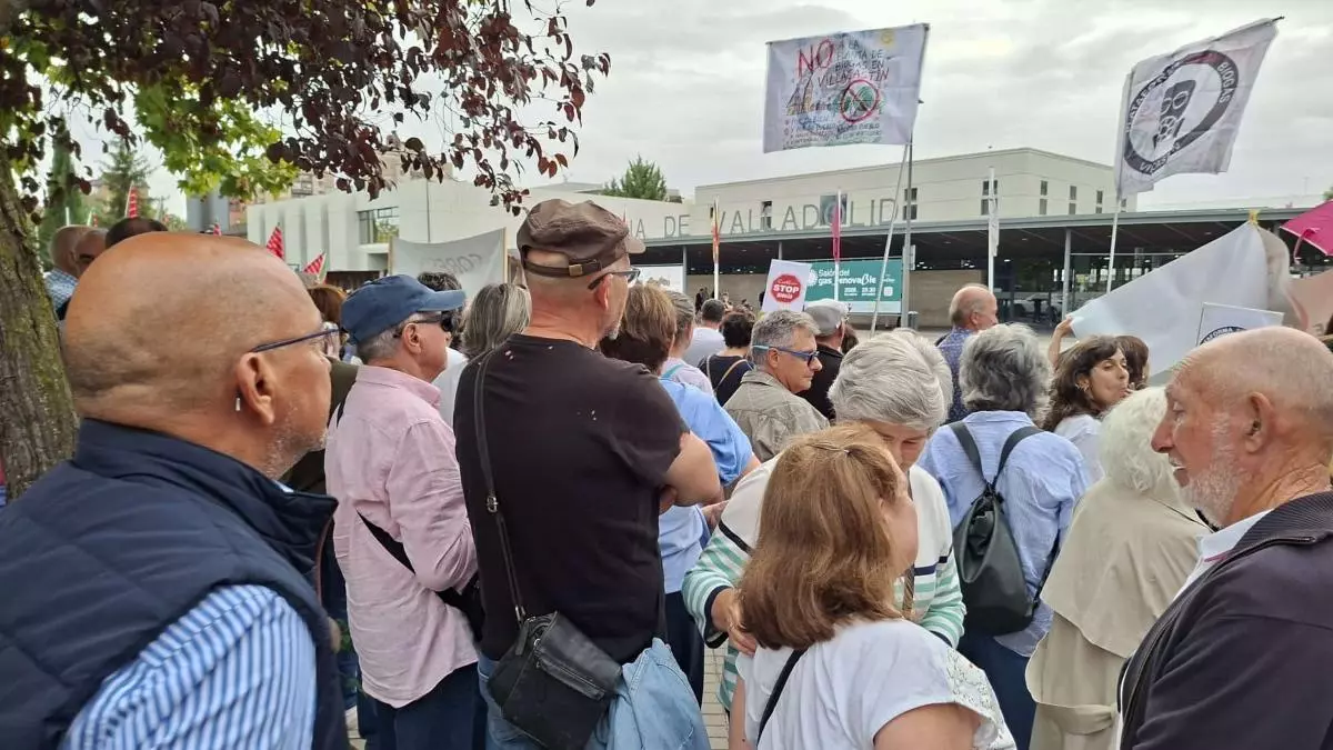 VÍDEO | Las movilizaciones contra las plantas de biogás en Zamora se desplazan hasta el Salón del Gas Renovable