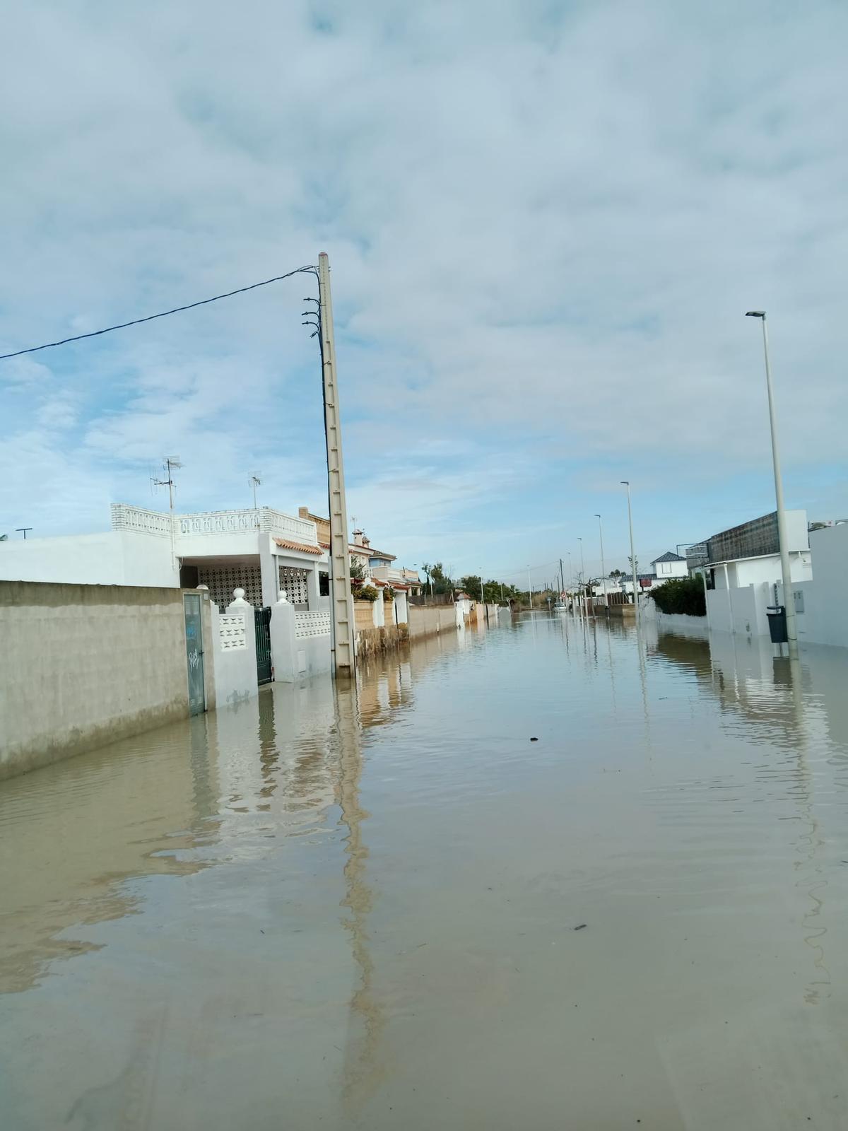 Moncofa denuncia la dejadez de Costas ante los daños reiterados en la playa