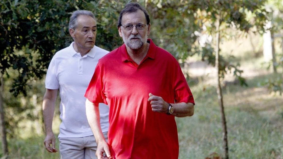 Mariano Rajoy, en su ruta de senderismo por el valle del por el río Umia (Pontevedra).