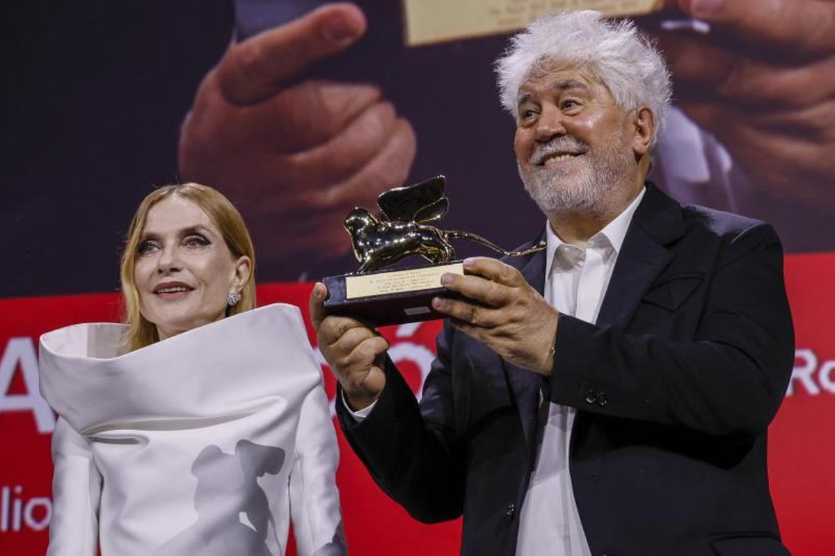 Pedro Almodóvar gana el León de Oro en Venecia