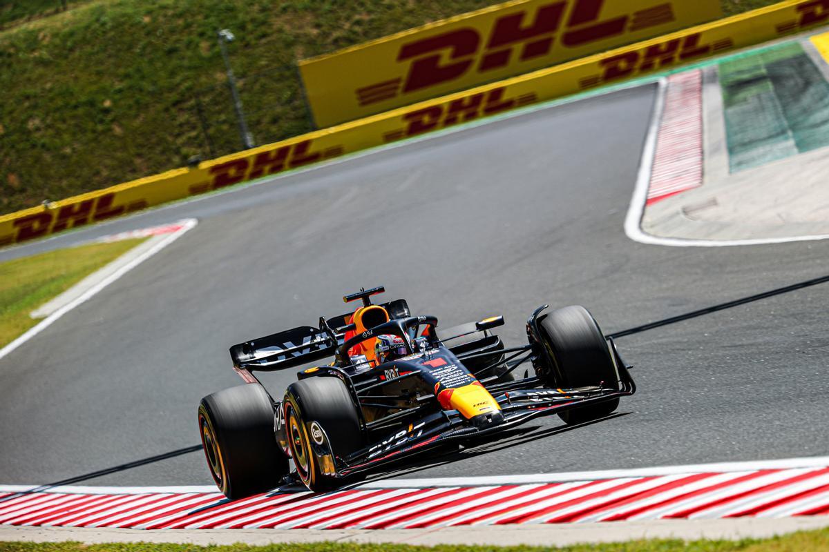 Verstappen domina de principi a fi per emportar-se el triomf a Hongria