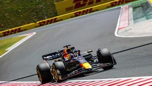 Verstappen domina de principi a fi per emportar-se el triomf a Hongria