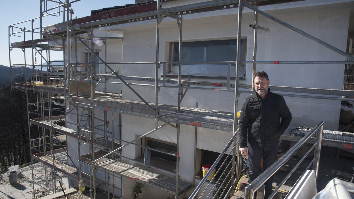 La casa de Quim Diz està plena de bastides