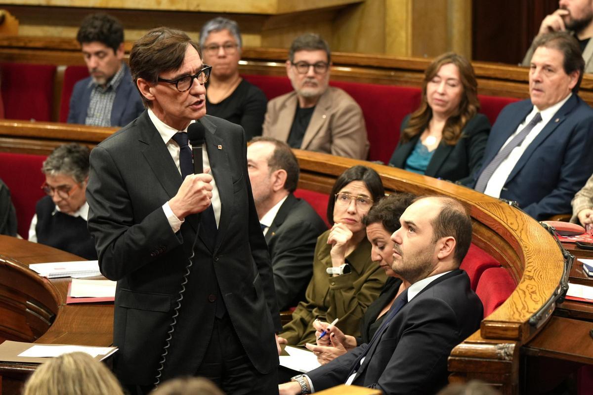 El president de la Generalitat, Salvador Illa, en la sesión de control al Govern en el Parlament de Catalunya.