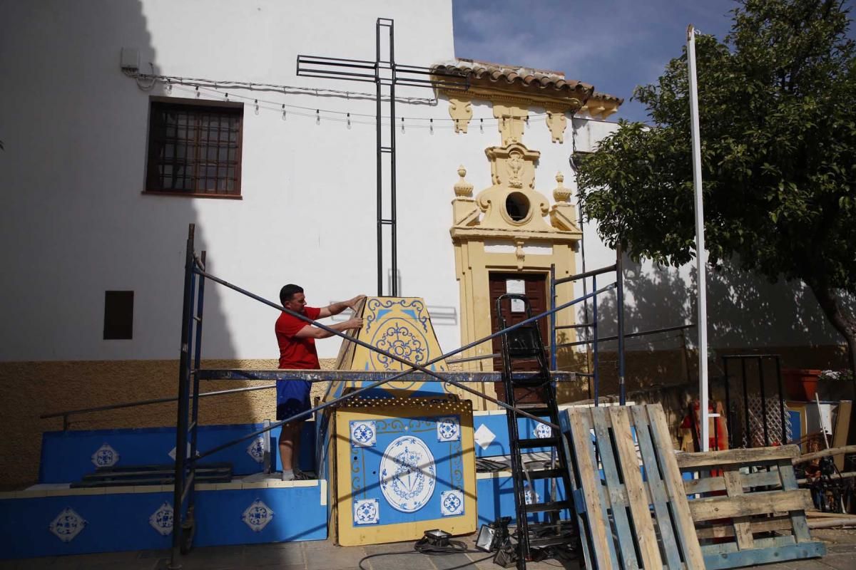 Las cruces se preparan para la fiesta