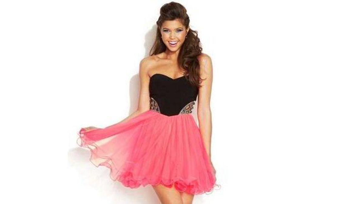 Vestidos de fiesta cortos que resaltan tu figura