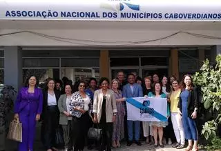 A alcaldesa de Muros e dúas edís de Ames e Malpica participan en Cabo Verde nun foro sobre as mulleres na política local