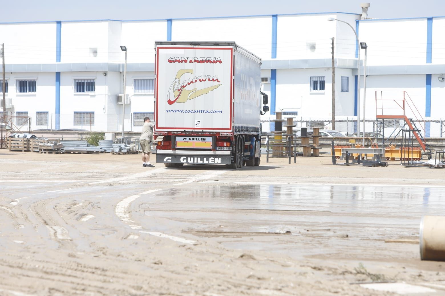 Así han quedado las empresas de la Cartuja Baja y el Tercer Cinturón después de la tormenta