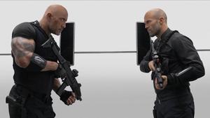 Dwyane Johnson y Jason Statham, en una imagen de ’Fast & furious: Hobbs & Shaw’.