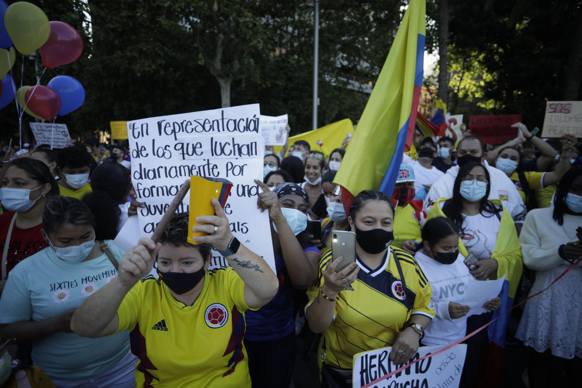 Más de 500 personas se manifiestan en Palma por la libertad de Colombia