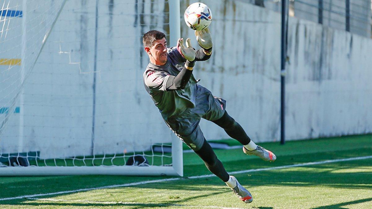 Courtois está entre algodones tras regresar tocado de la selección