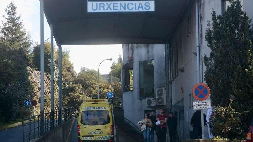 Entrada principal del servicio de Urgencias del Hospital Montecelo. // Rafa Vázquez