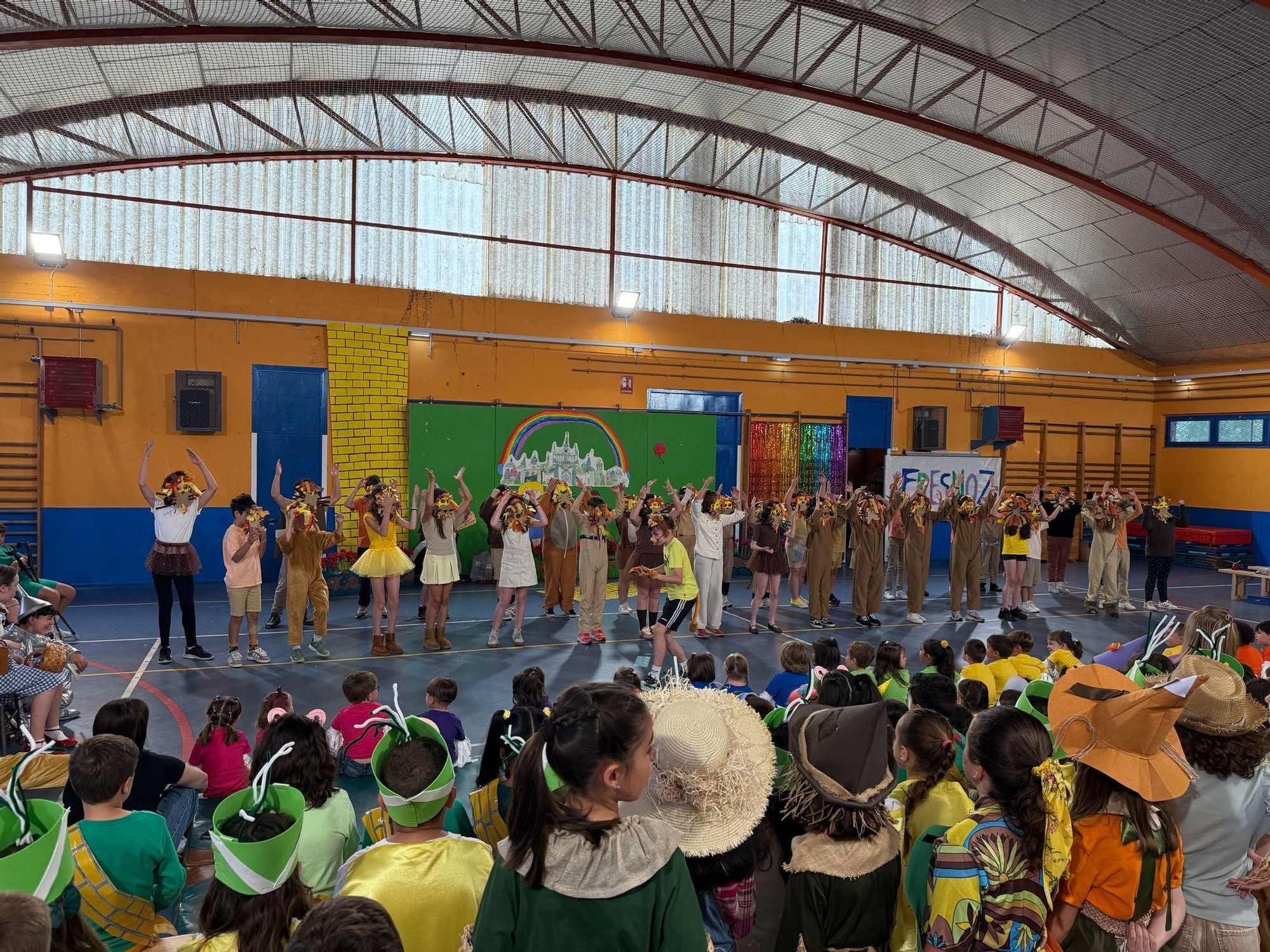 Así es "Fresnoz", la versión de los alumnos del Virgen del Fresno del mundo de Oz