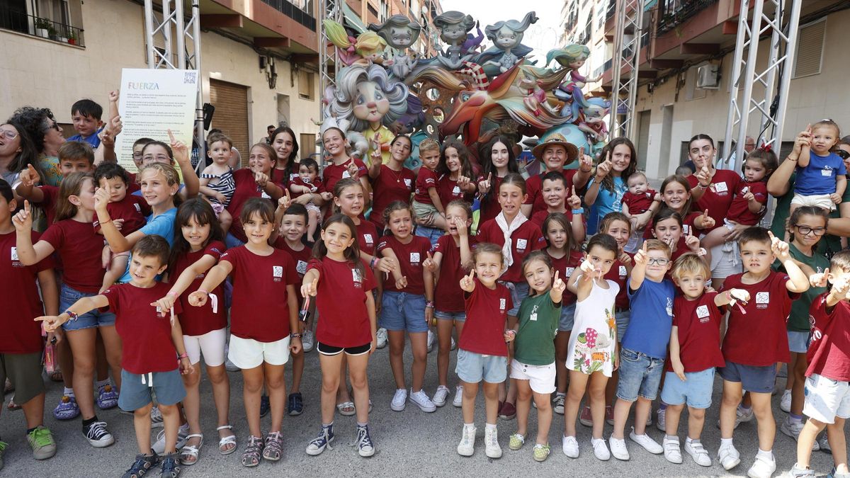 La alegría de Florida Portazgo tras ganar el primer premio infantil de las Hogueras de Alicante 2025